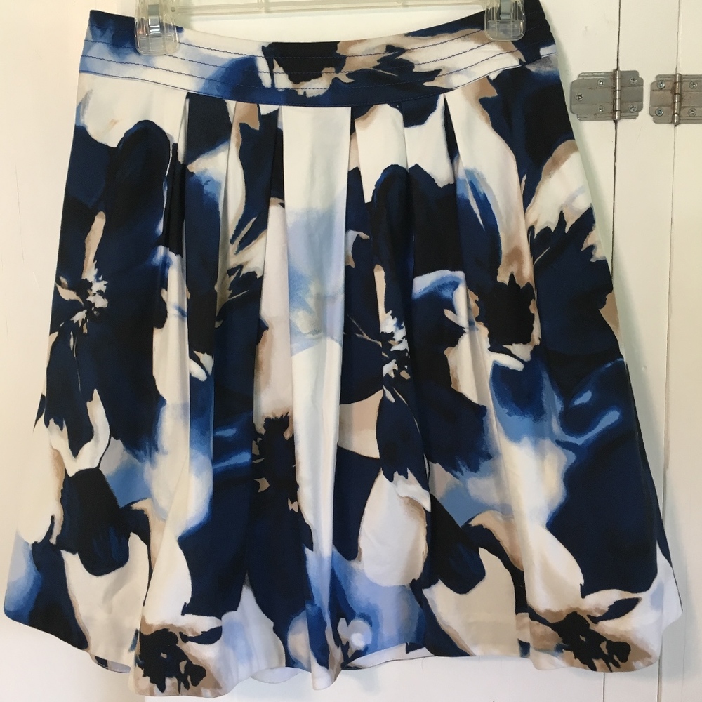 White House Black Market Pleated Floral Skirt